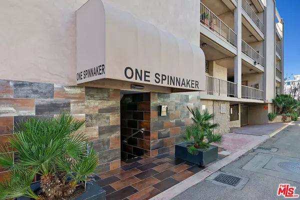 Marina Del Rey, CA 90292,1 Spinnaker ST #11