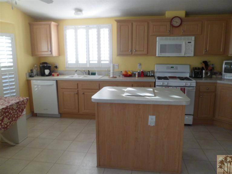 Cathedral City, CA 92234,301 Coble DR