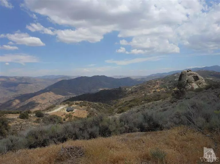 25300 Jacaranda DR, Tehachapi, CA 93561