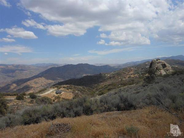 25300 Jacaranda DR, Tehachapi, CA 93561