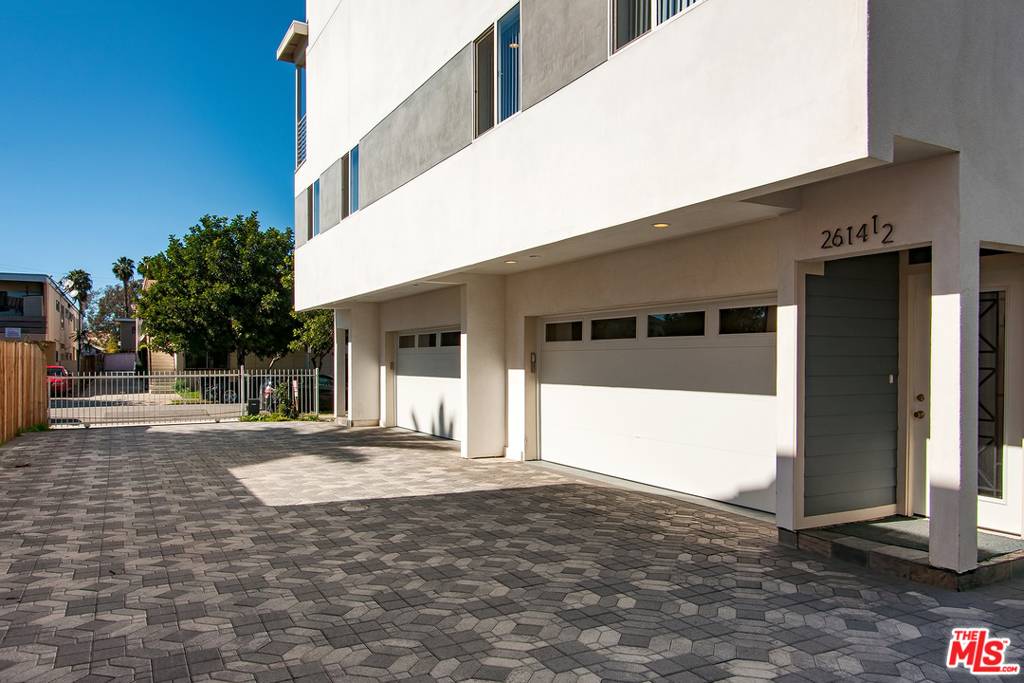 Los Angeles, CA 90034,2614 Chariton ST