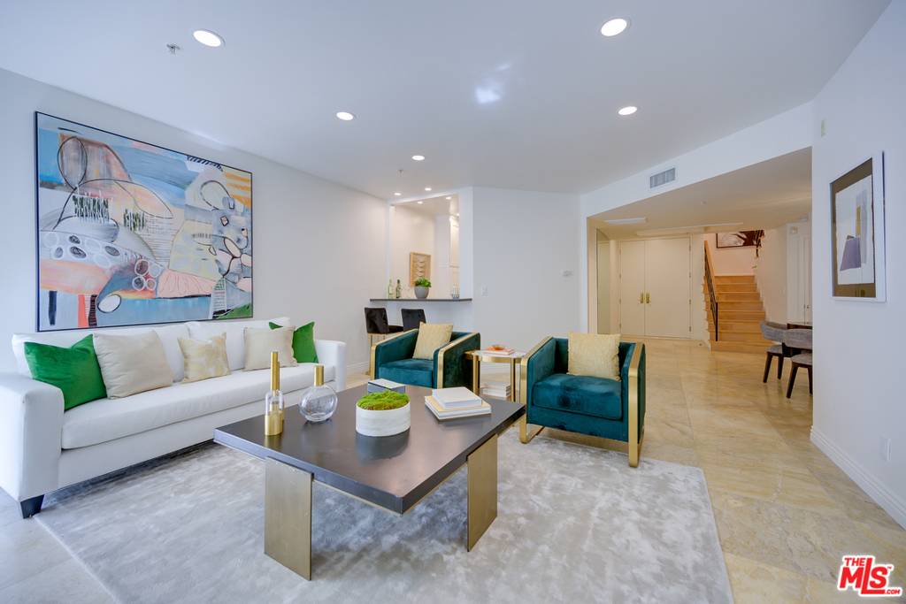 Beverly Hills, CA 90212,120 S Crescent DR #104