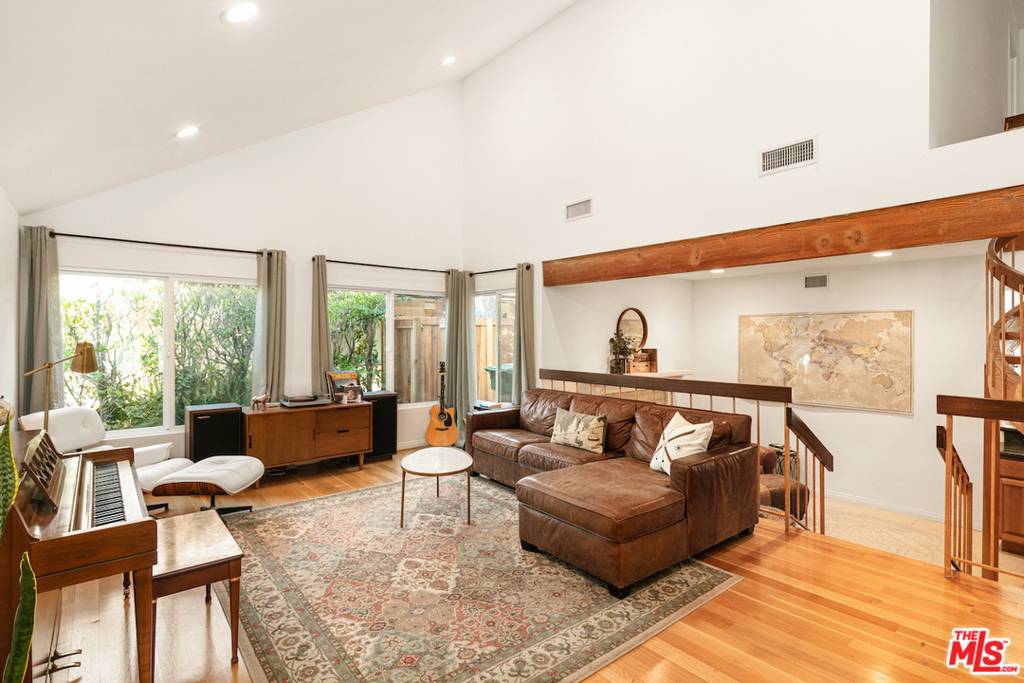 Pacific Palisades, CA 90272,1424 Avenida De Cortez