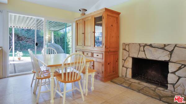 Agoura Hills, CA 91301,5665 Medeabrook PL