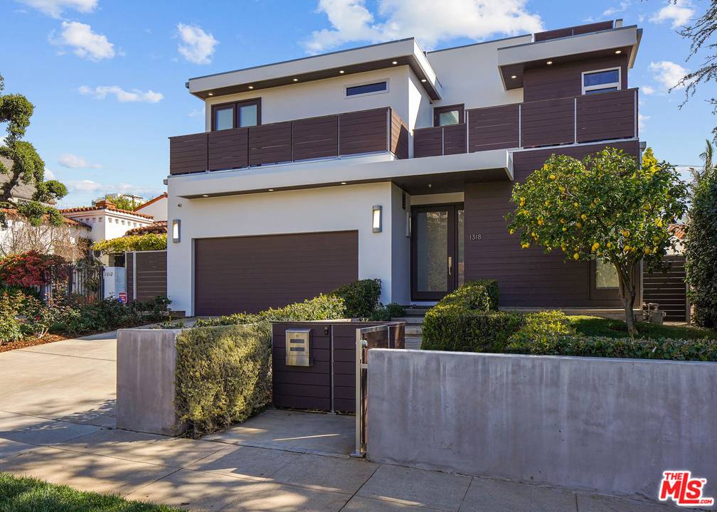 1318 Warner AVE, Los Angeles, CA 90024