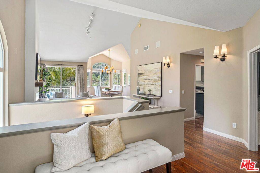 Pacific Palisades, CA 90272,718 Palisades DR