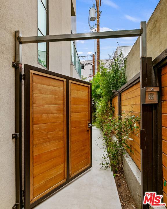 West Hollywood, CA 90046,1255 N Formosa AVE
