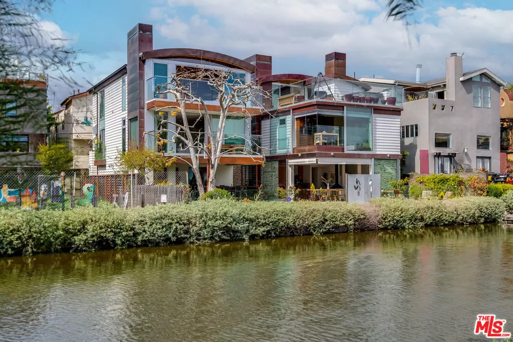 Venice, CA 90291,427 Carroll Canal