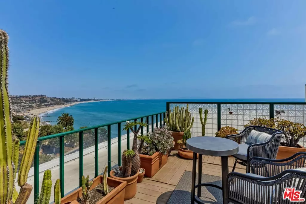 Pacific Palisades, CA 90272,17352 W Sunset BLVD #PH4