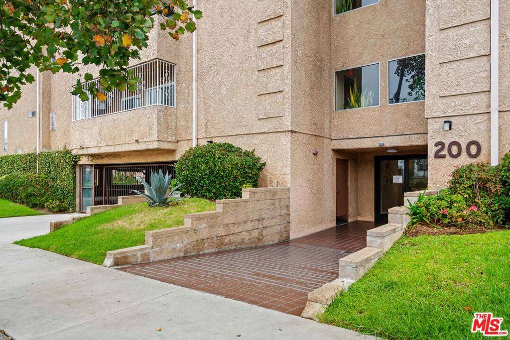 Los Angeles, CA 90057,200 S Reno ST #304