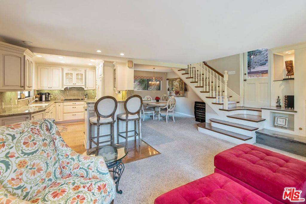 8400 Yucca TRL, Los Angeles, CA 90046