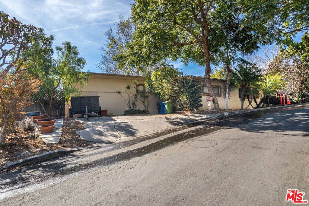560 Lucero AVE, Pacific Palisades, CA 90272
