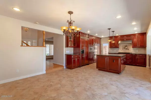 Westlake Village, CA 91361,32015 Grenville CT