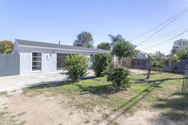 8107 Hesperia AVE, Reseda, CA 91335