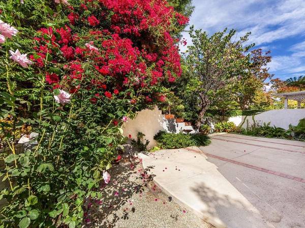 Westlake Village, CA 91362,5541 Shadow Canyon PL