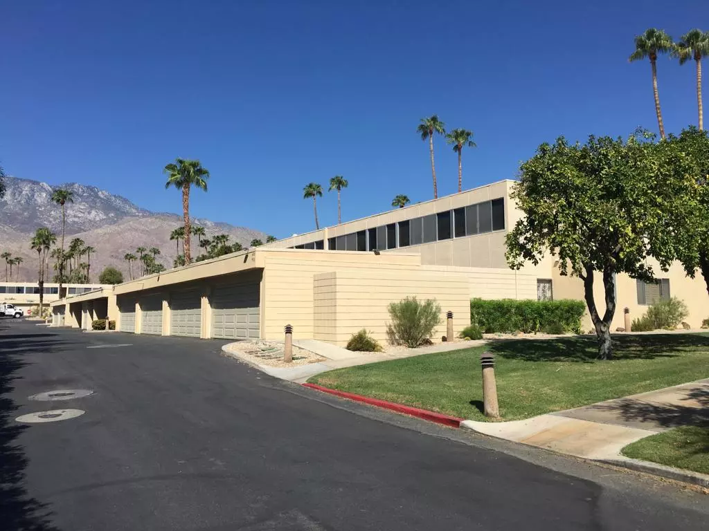 Palm Springs, CA 92264,405 Desert Lakes DR