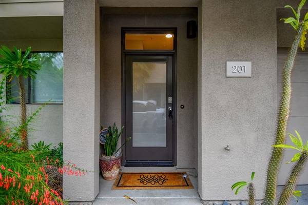 Palm Springs, CA 92264,880 E Palm Canyon DR #201