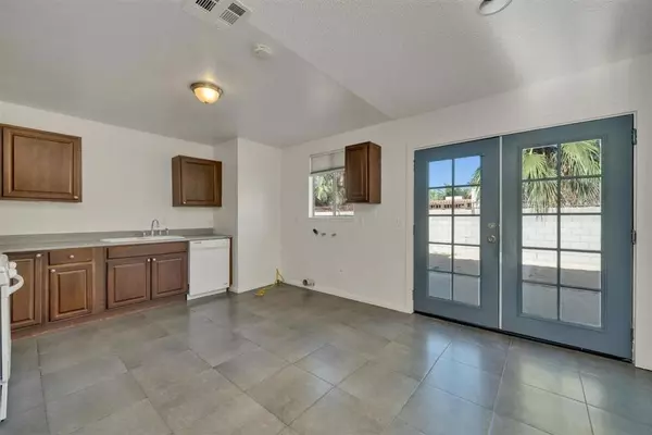 La Quinta, CA 92253,52350 Avenida Martinez