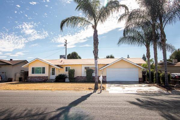 563 N Walch ST, Porterville, CA 93257