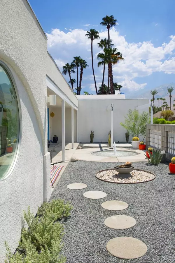 Palm Springs, CA 92264,2418 S Via Lazo