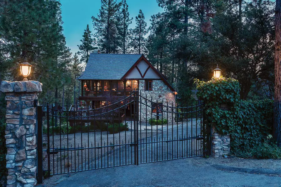 54611 Jameson DR, Idyllwild, CA 92549