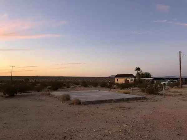 Joshua Tree, CA 92252,65821 Daisy LN