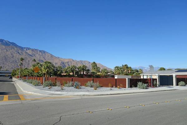 Palm Springs, CA 92264,365 S Compadre RD