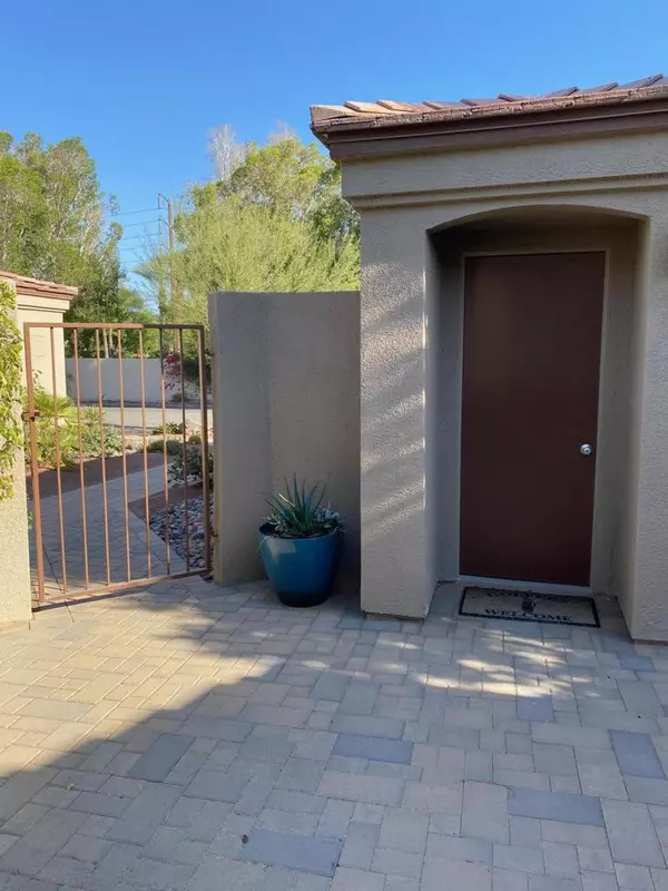 Palm Desert, CA 92211,76290 Honeysuckle DR