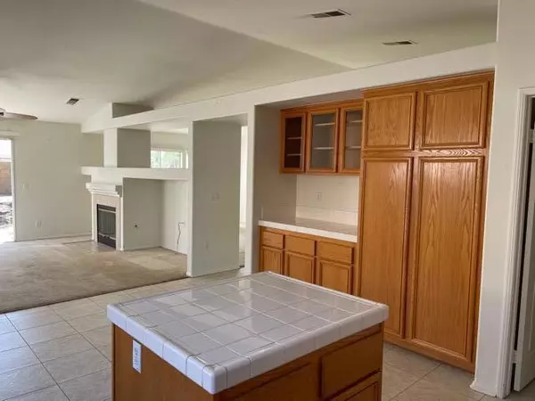 La Quinta, CA 92253,45950 Las Colinas