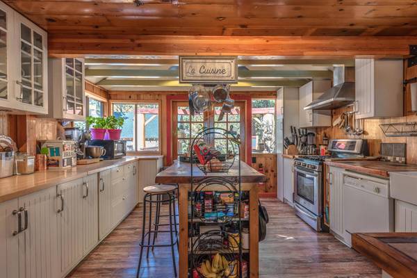 25375 Lodge RD, Idyllwild, CA 92549