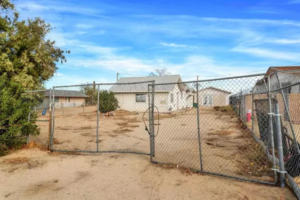 Joshua Tree, CA 92252,6387 Mountain View ST