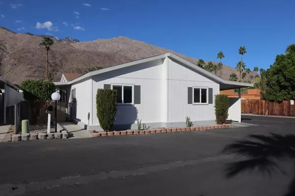 Palm Springs, CA 92264,301 Kona LN