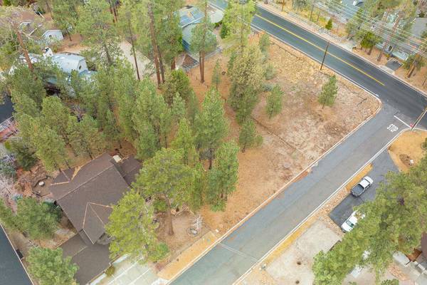 212 Houston CT, Big Bear, CA 92315