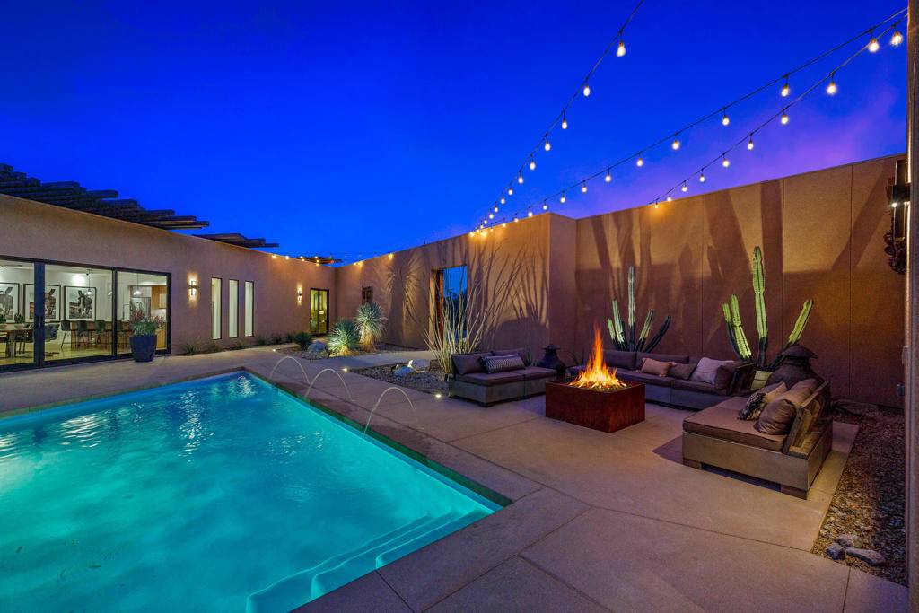 Palm Springs, CA 92262,400 W Santa Catalina RD