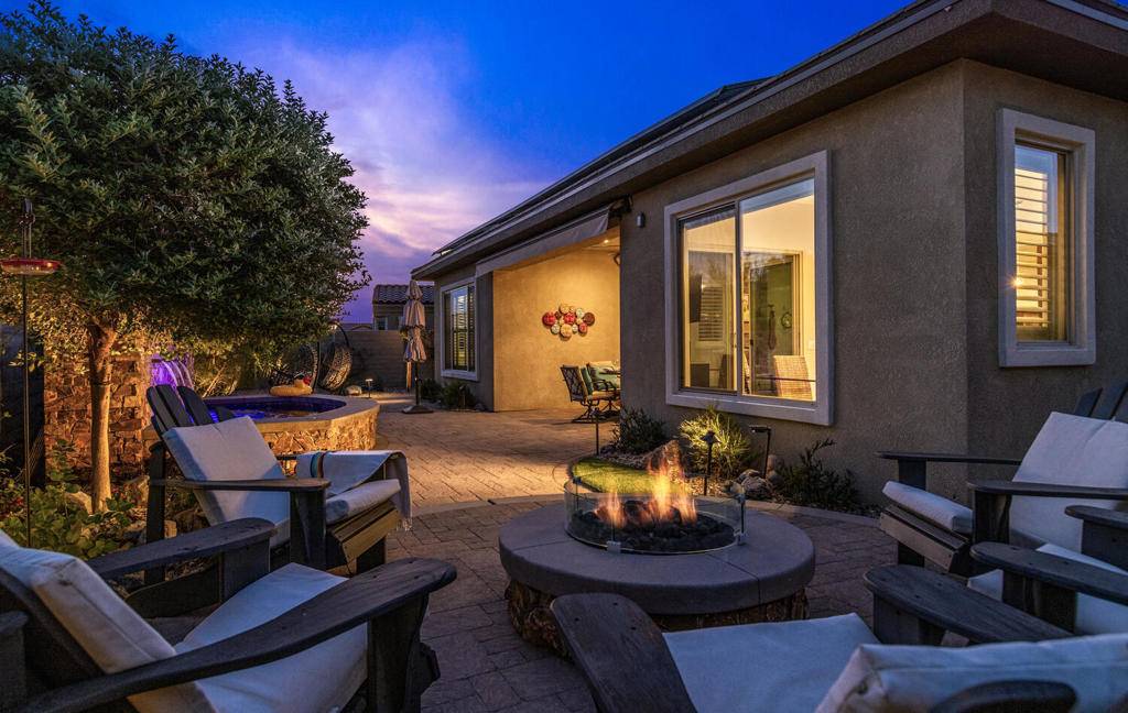 Rancho Mirage, CA 92270,13 Pinot Noir