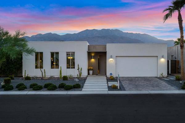 Palm Springs, CA 92262,695 Cache LN