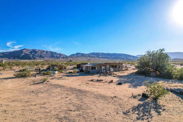 29 Palms, CA 92277,6672 Pinto Mountain RD