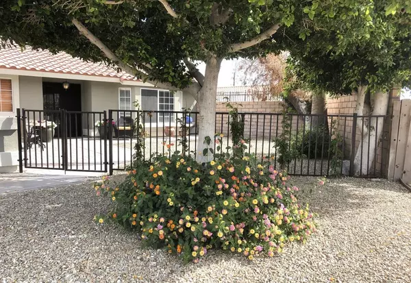 La Quinta, CA 92253,44060 Mariposa CT