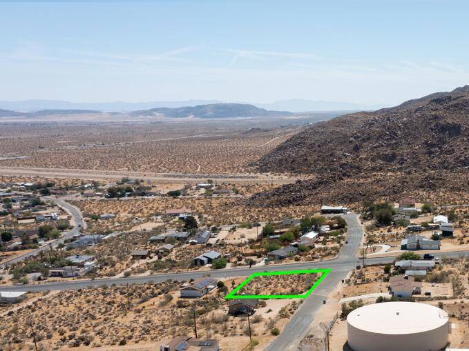 61784 Crest Circle DR, Joshua Tree, CA 92252