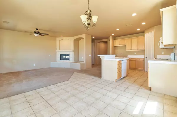 Desert Hot Springs, CA 92240,66988 Joshua CT