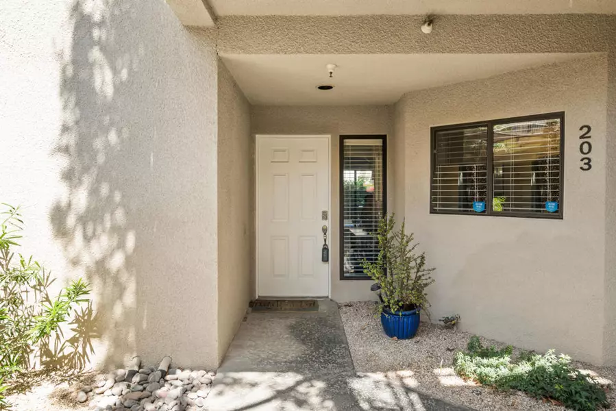 255 S Avenida Caballeros #203, Palm Springs, CA 92262