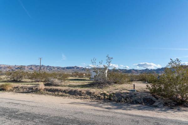 Joshua Tree, CA 92252,63581 4th ST S