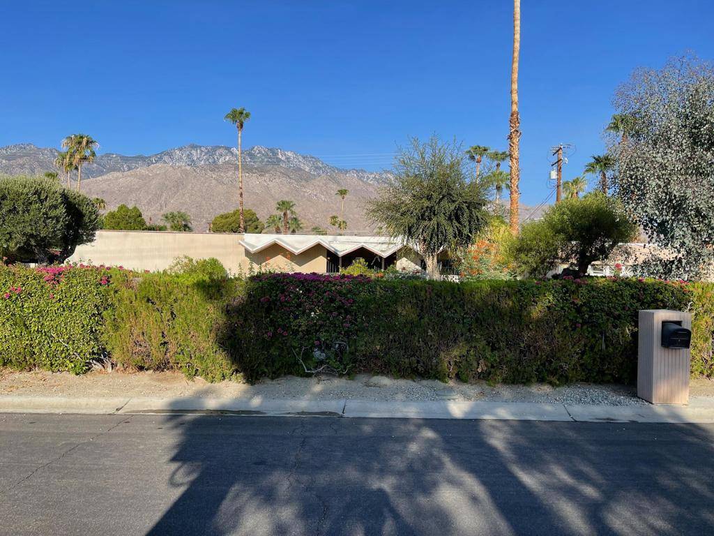 Palm Springs, CA 92262,403 N Juanita DR