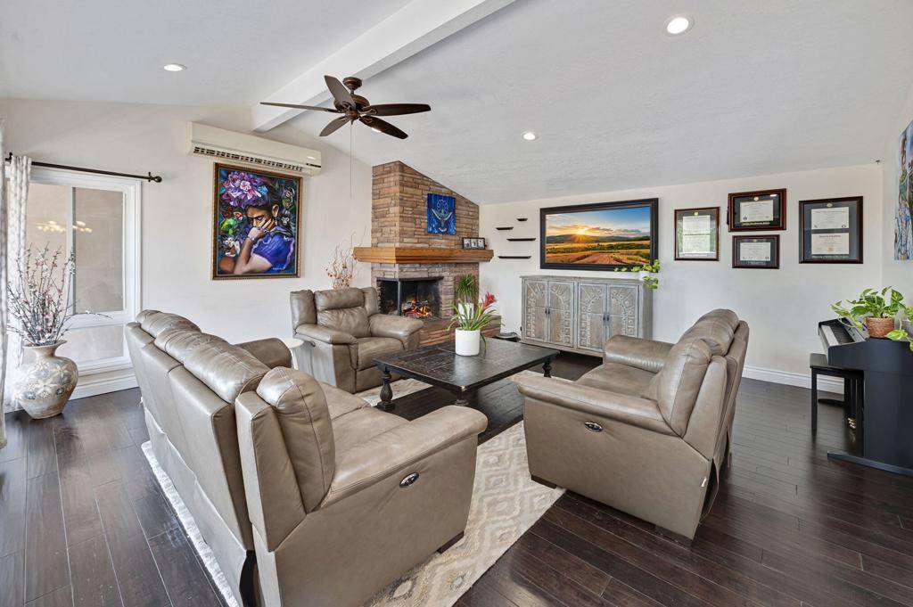 Glendora, CA 91740,643 Crown ST