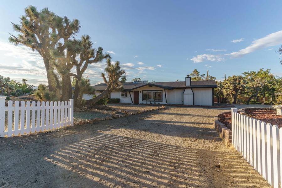 56450 Desert Gold DR, Yucca Valley, CA 92284