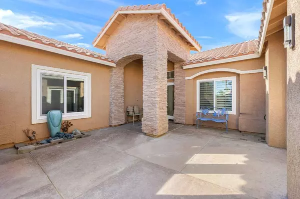 La Quinta, CA 92253,43875 Milan CT