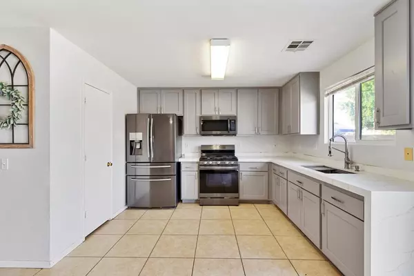 Indio, CA 92201,83360 Vecino WAY