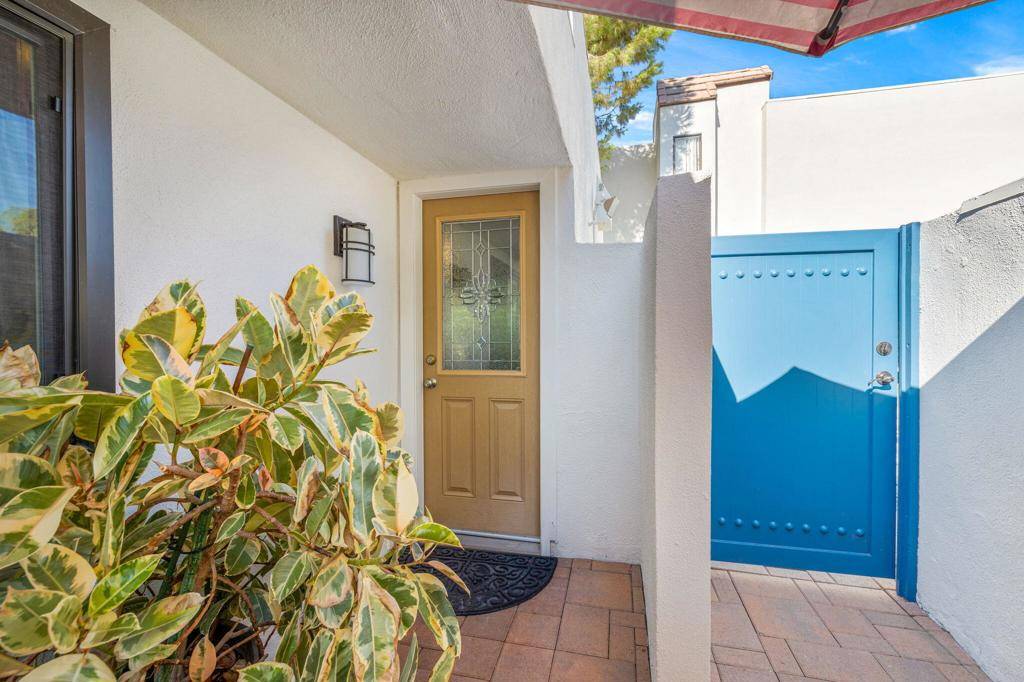 Palm Desert, CA 92260,48816 Desert Flower DR