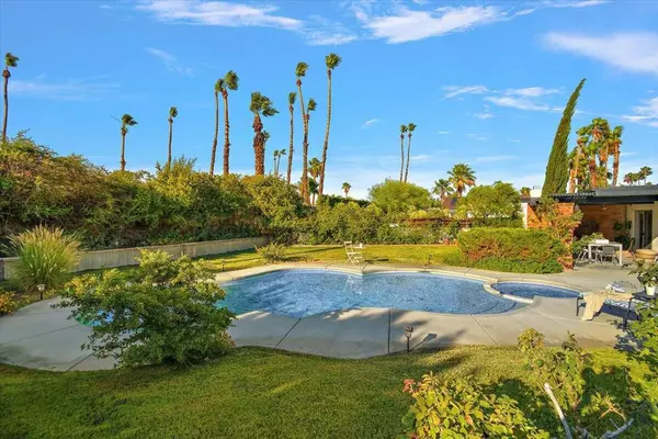 772 E El Conquistador, Palm Springs, CA 92262