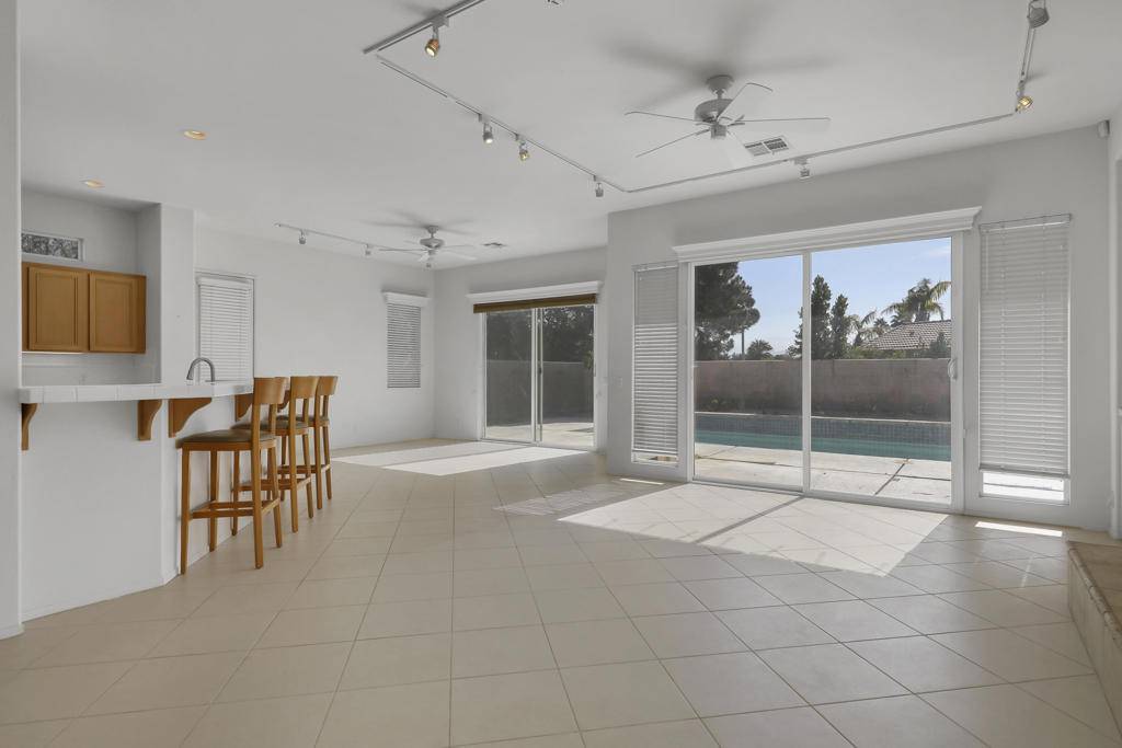 Palm Springs, CA 92262,1041 E ViA San Dimas RD